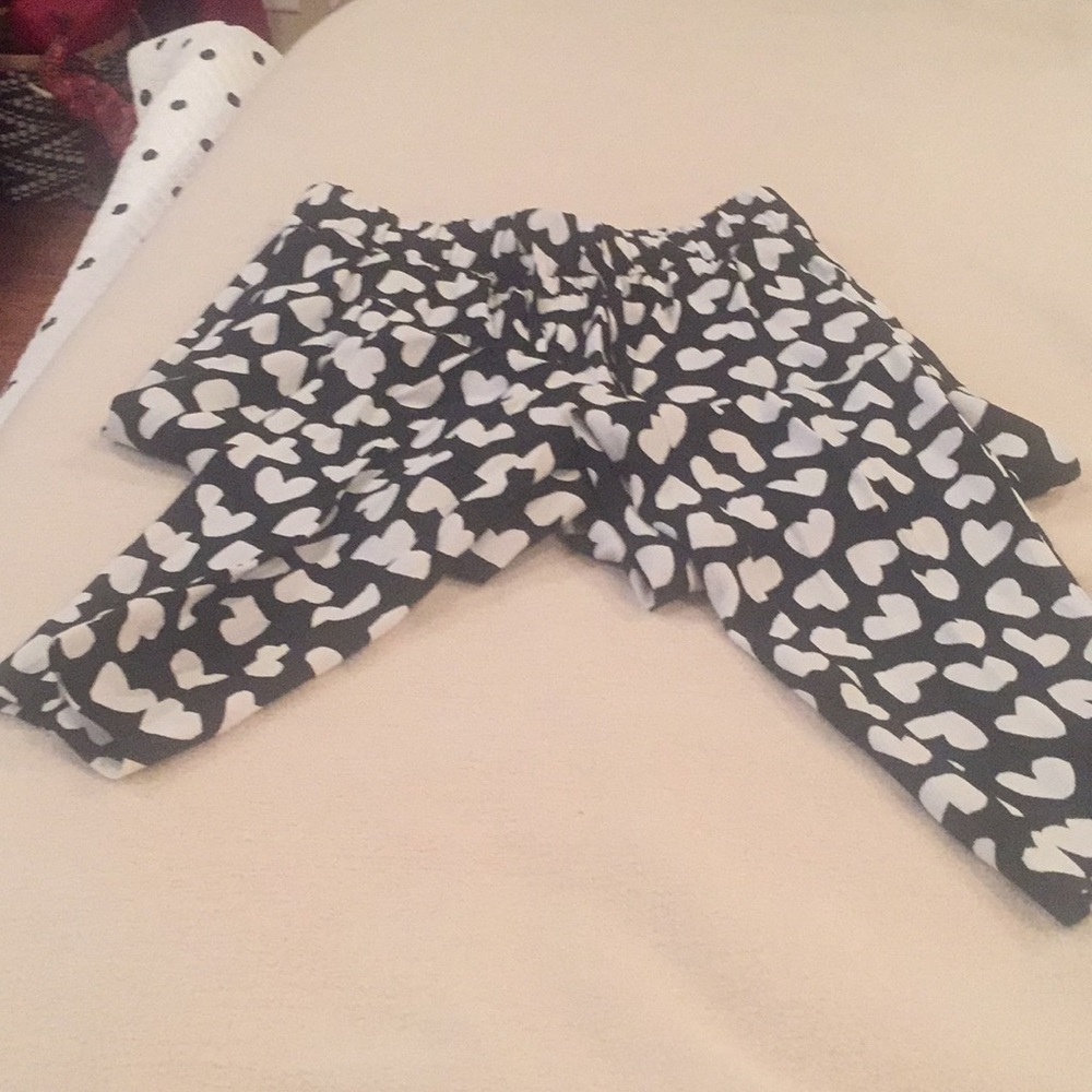 Kate Spade blk/white heart shaped size 2 pants